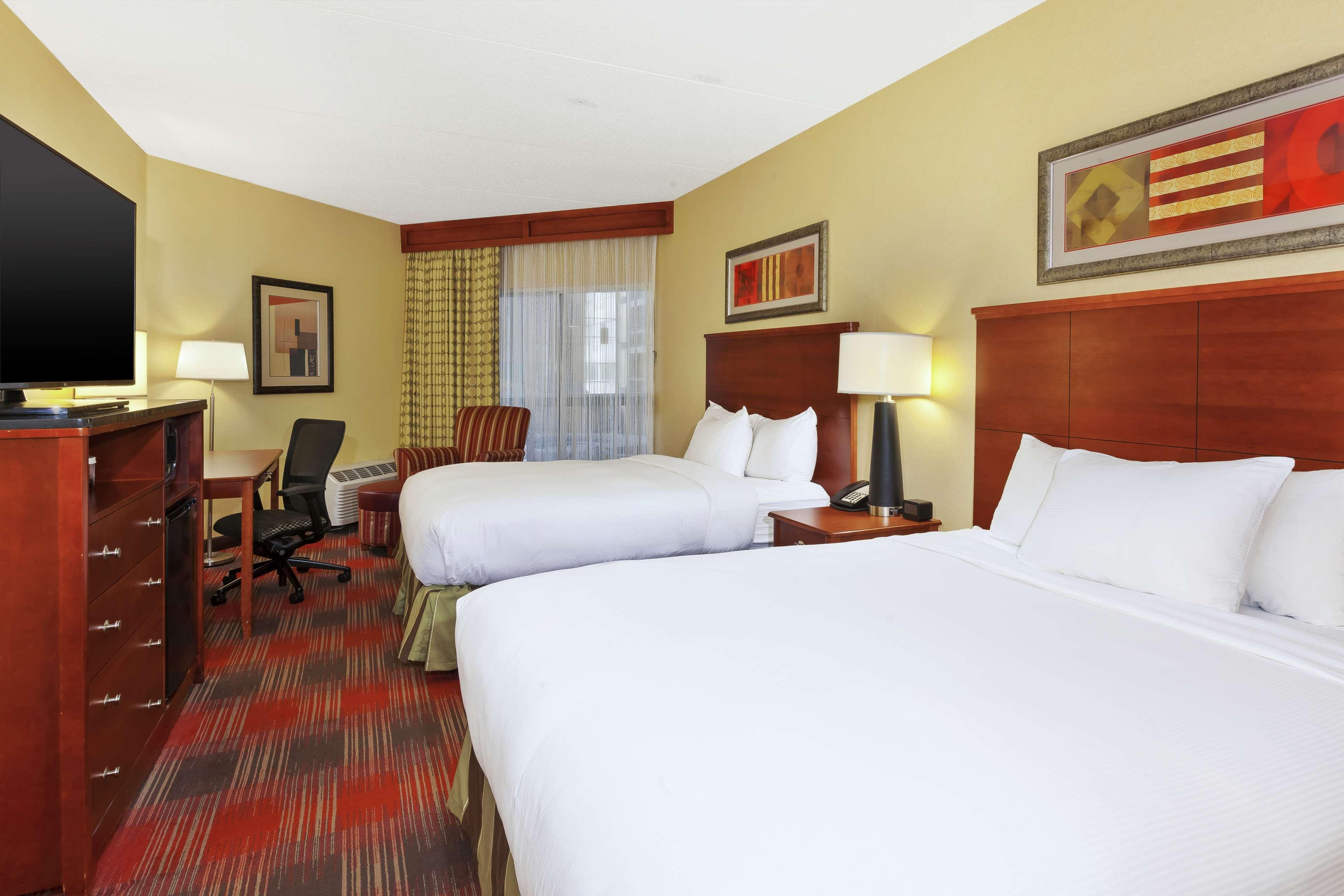 Doubletree By Hilton Holland Hotel Eksteriør billede