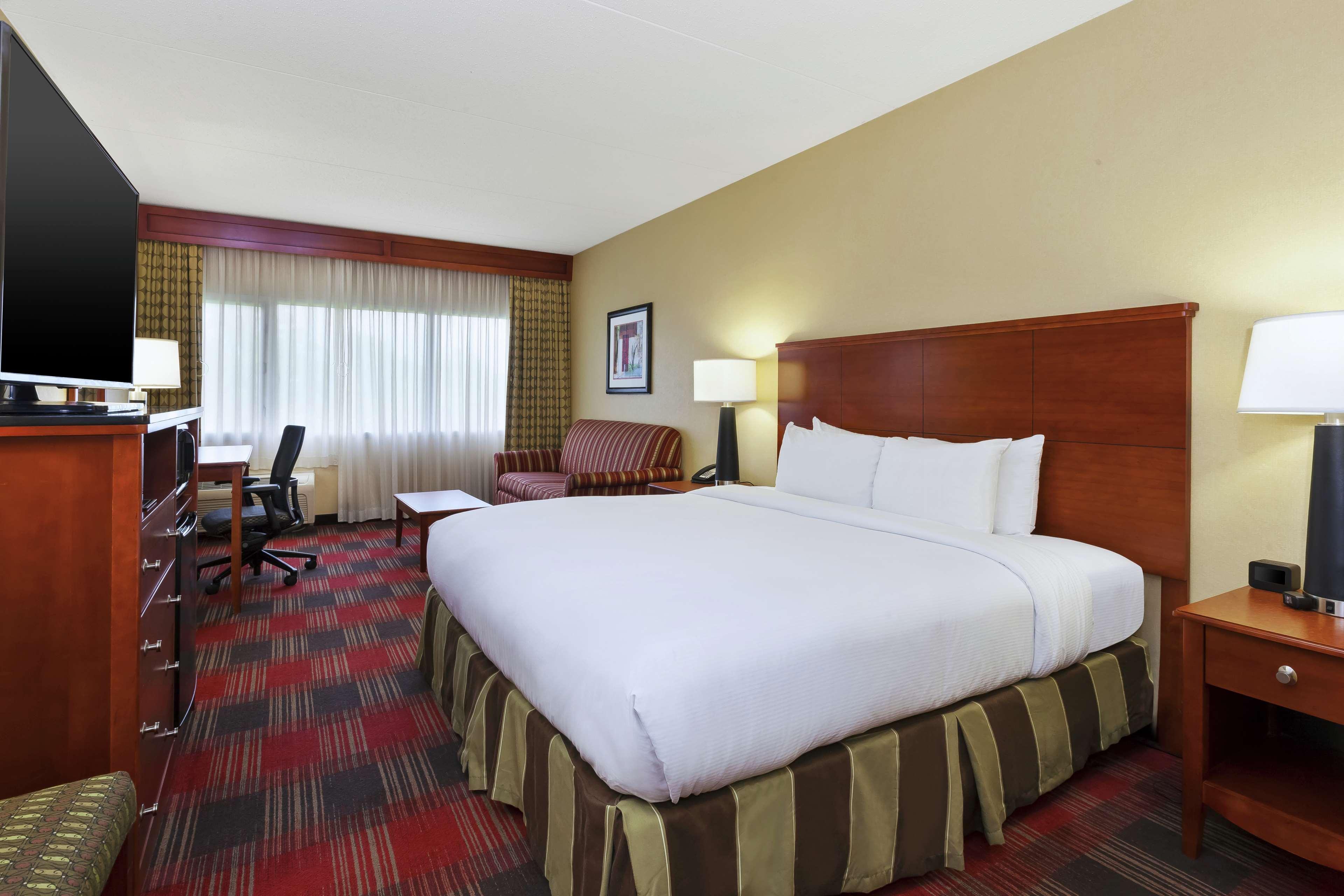 Doubletree By Hilton Holland Hotel Eksteriør billede