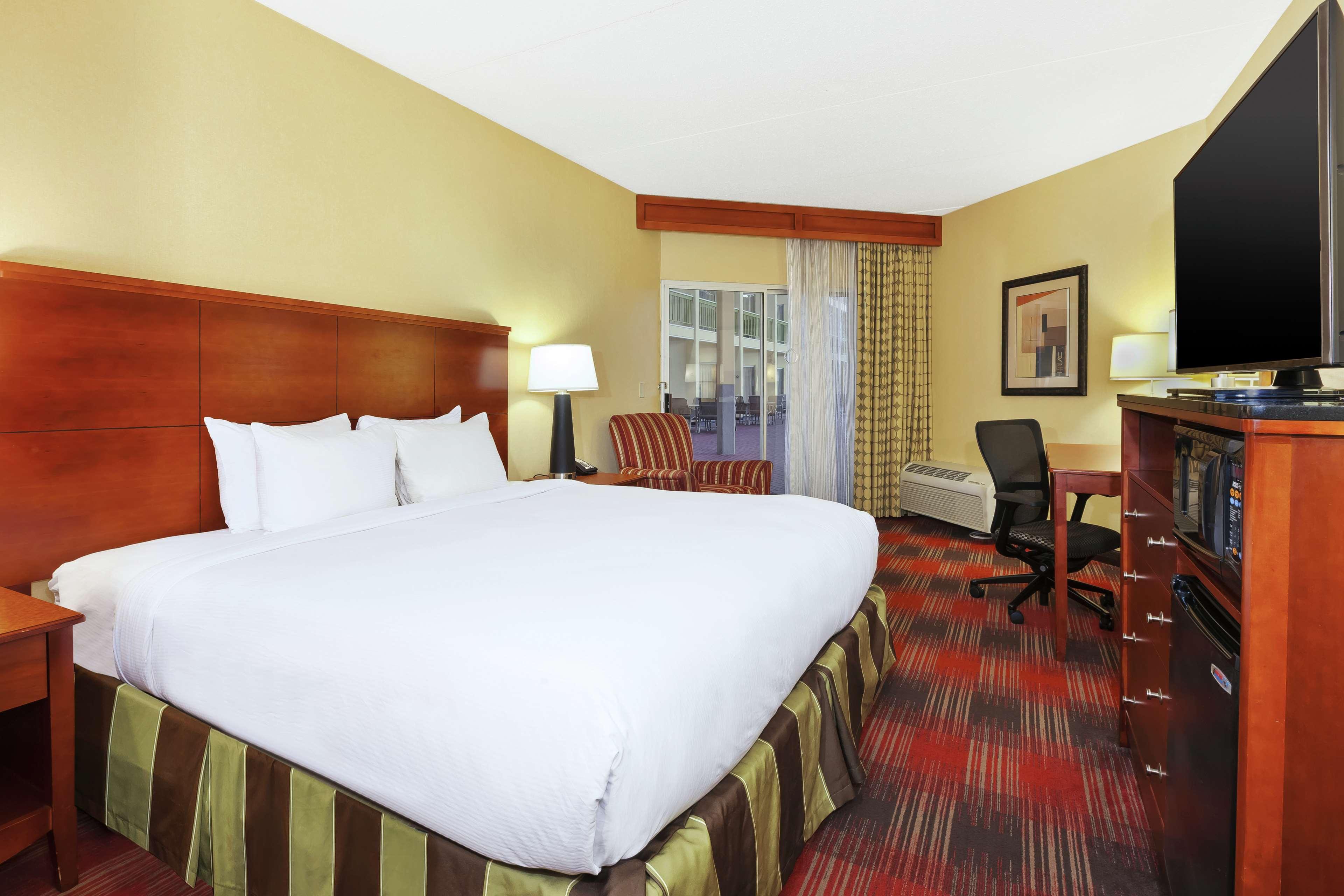 Doubletree By Hilton Holland Hotel Eksteriør billede